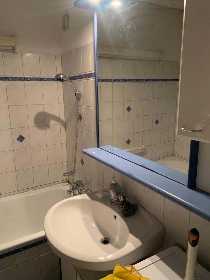 Sehr Schone Zimmer 1 In Wien Favoriten Eksteriør bilde